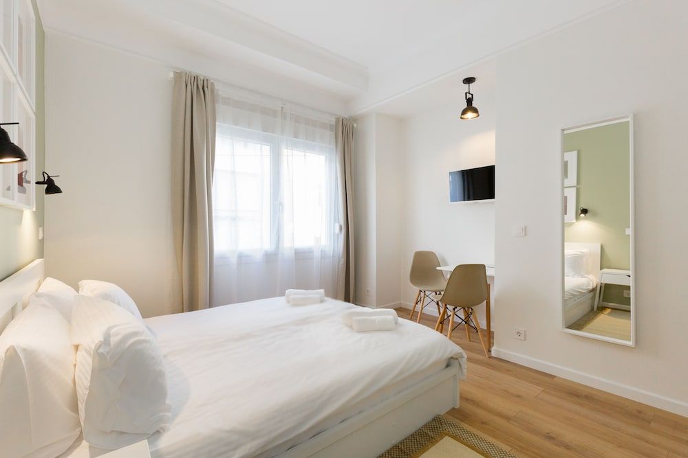 undefined Dinostratus House 9