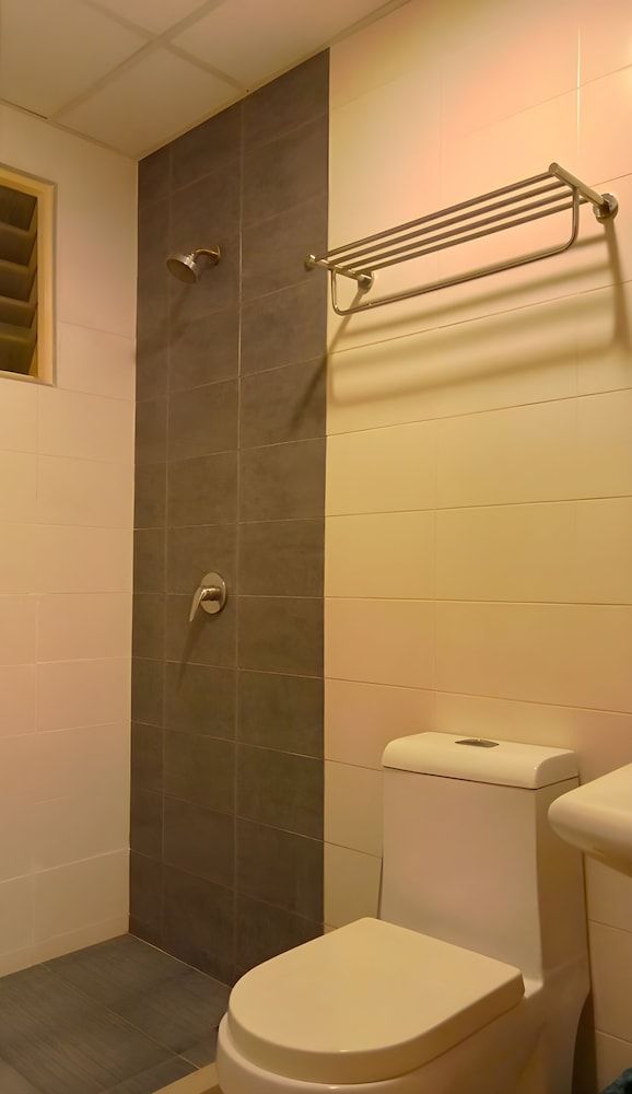 Leo Express Hotel Deluxe Twin Room (Without Window) 6