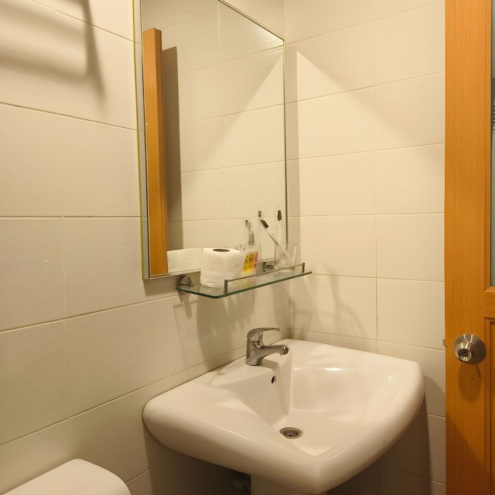 Leo Express Hotel Deluxe Twin Room (Without Window) 4