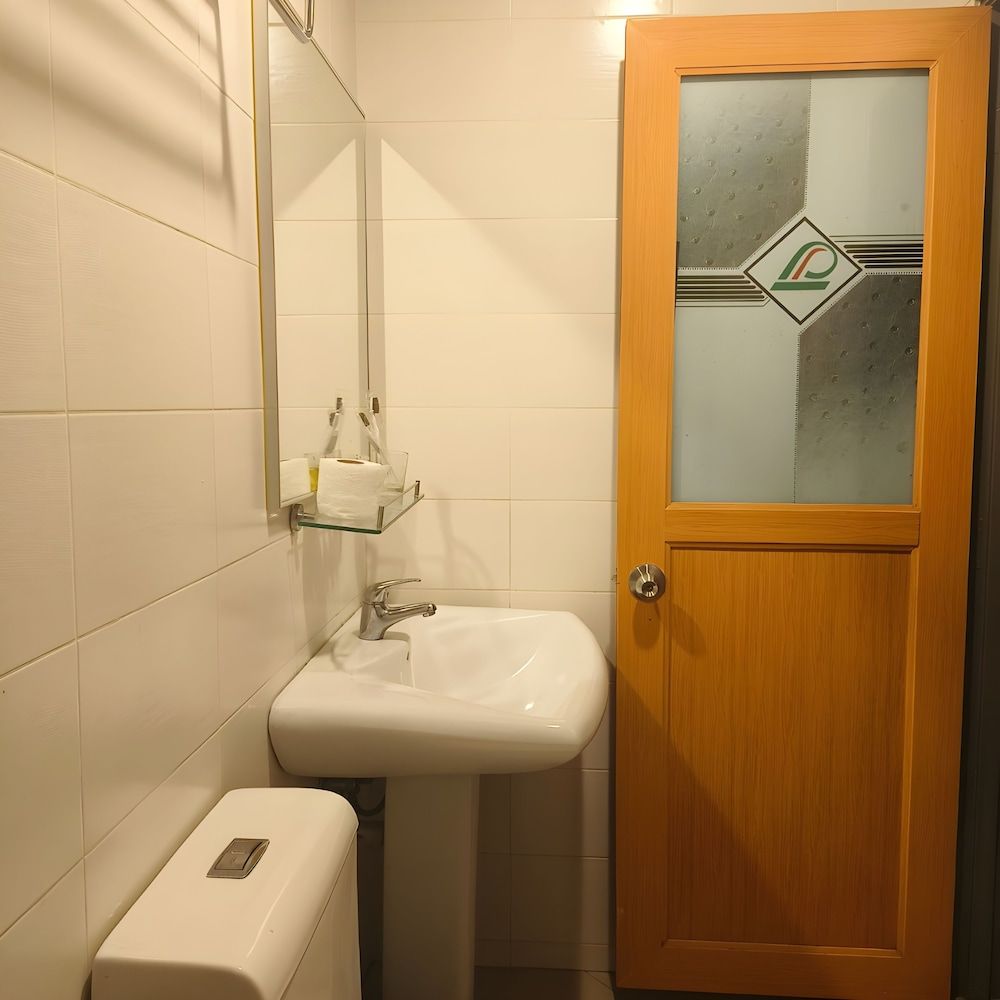 Leo Express Hotel Deluxe Twin Room (Without Window) 5