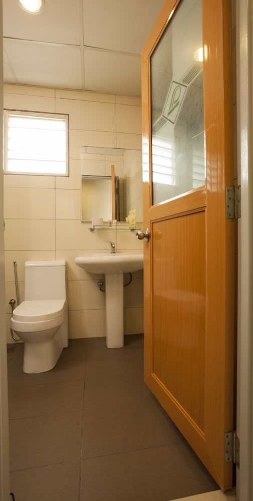 undefined Leo Express Hotel 5