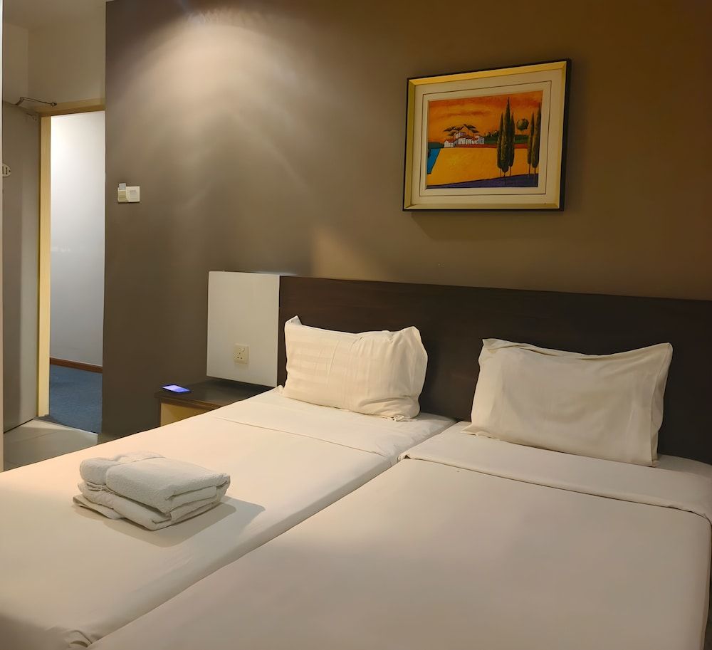 Leo Express Hotel Deluxe Twin Room (Without Window) 2