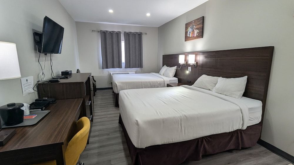 Standard Room, 2 Queen Beds, Non Smoking