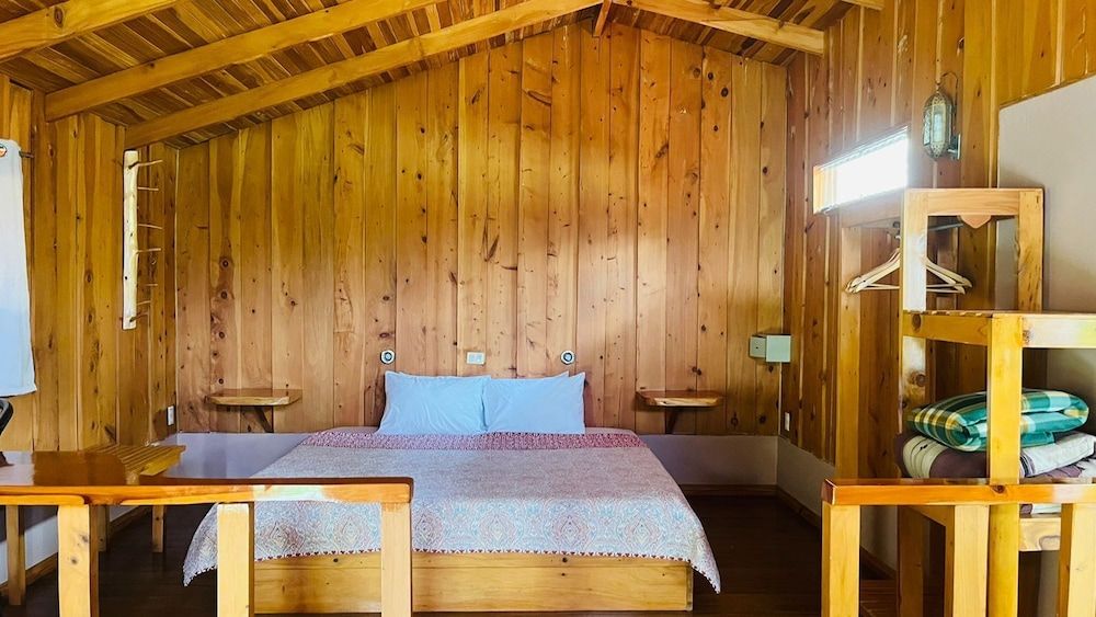 Junior Suite, 1 King Bed, Garden View