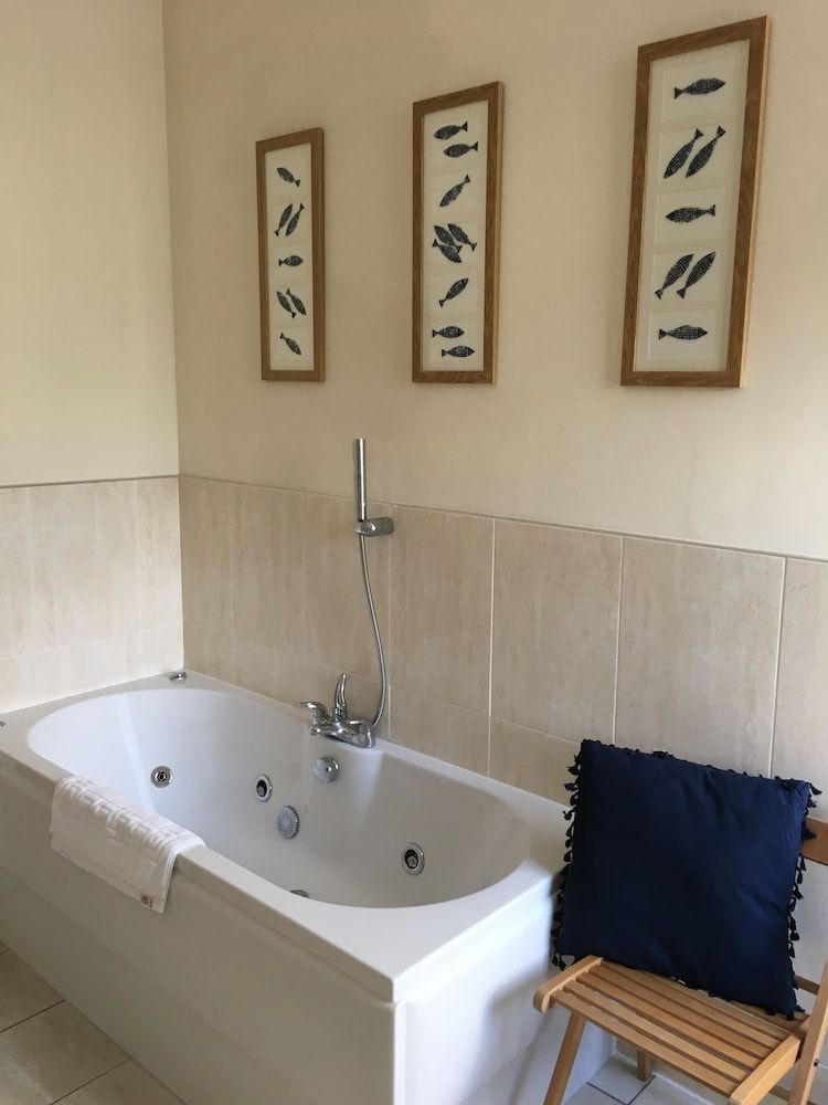 Superior Suite, 1 Bedroom, Non Smoking, 2 Bathrooms