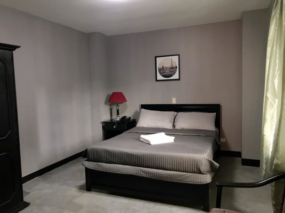 undefined Hotel Capada 4