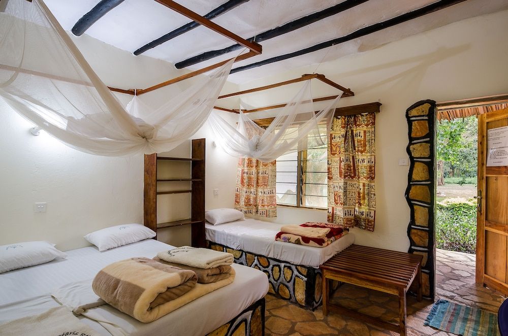 Kingfisher Safaris Resort Hotel Twin Room, Non Smoking