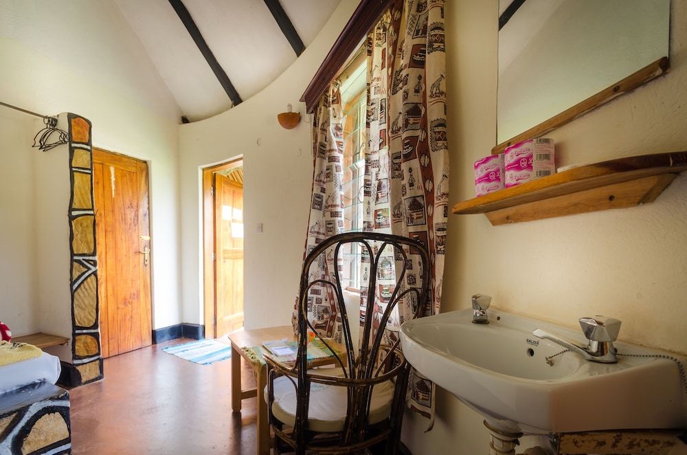 Kingfisher Safaris Resort Hotel Family Room, Non Smoking 4