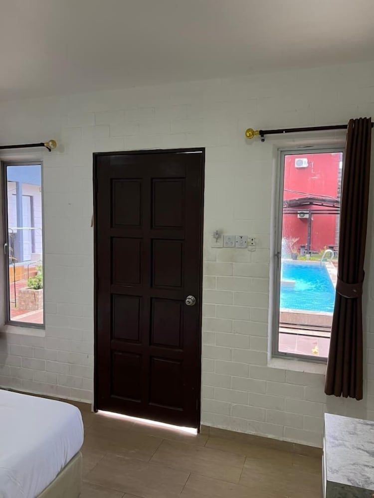 undefined D'Lima Beach Inn 4