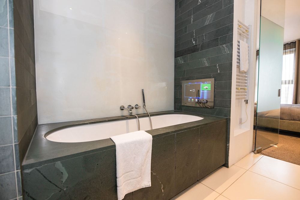 Skyline by Resify City Penthouse, 3 Bedrooms, Kitchen, City View 25