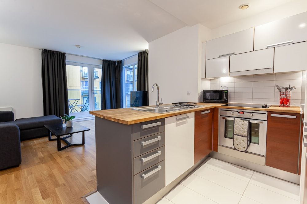 Skyline by Resify City Apartment, 2 Bedrooms, Kitchen, City View 9