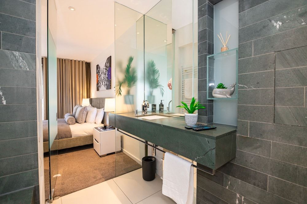Skyline by Resify City Penthouse, 3 Bedrooms, Kitchen, City View 24