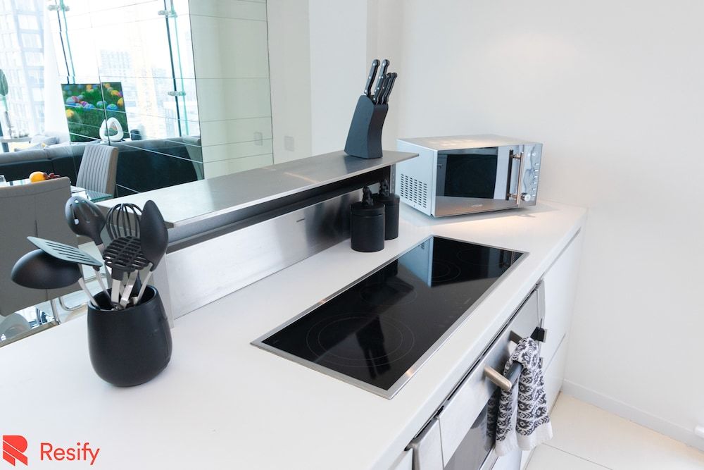 Skyline by Resify City Penthouse, 3 Bedrooms, Kitchen, City View 14