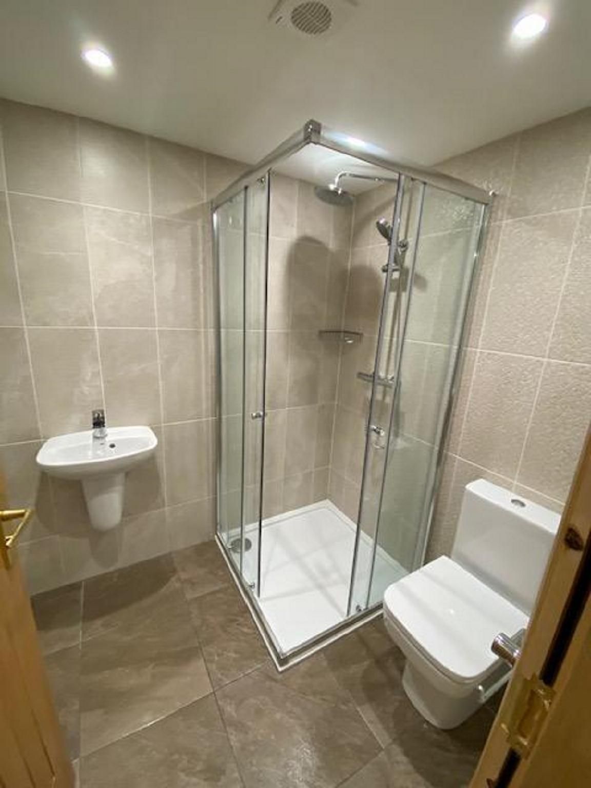Apartment-Large-Ensuite with Shower-River view