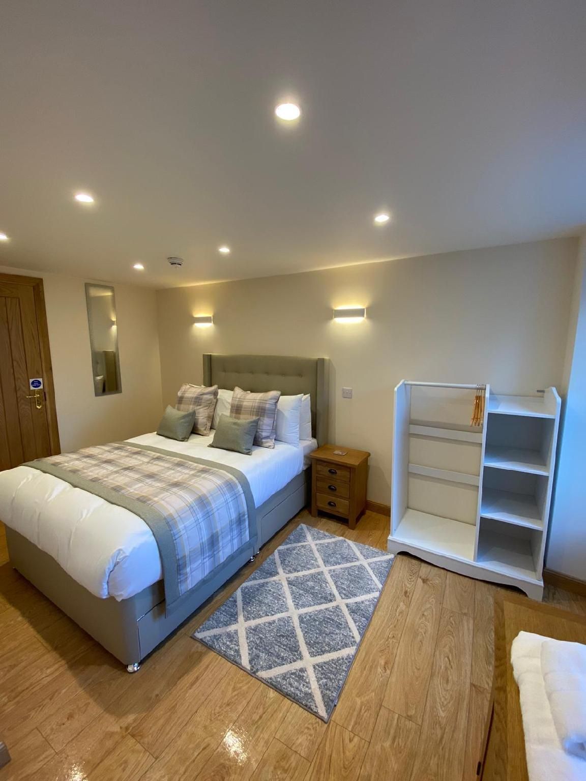 undefined Waverley Inn Apartments 2