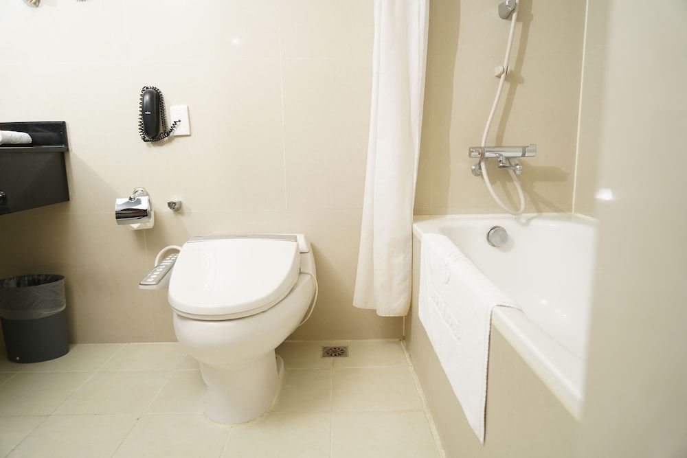 Bao Son International Hotel Deluxe Double Room (with Window) 6