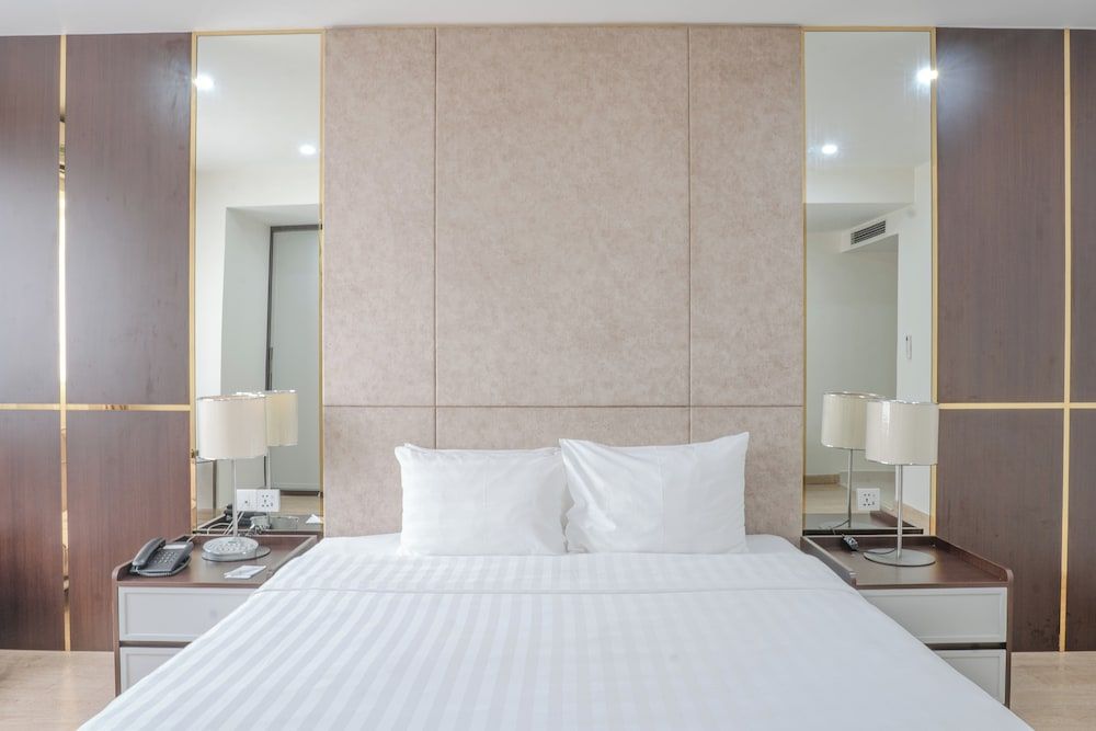 Bao Son International Hotel Deluxe Double Room (with Window) 4