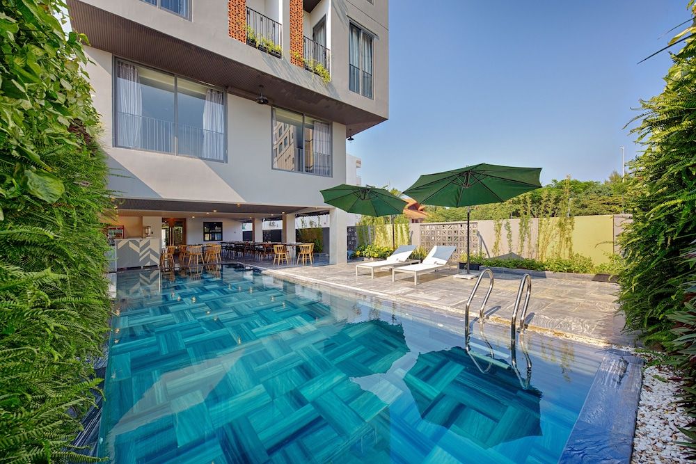 undefined Jolia's House