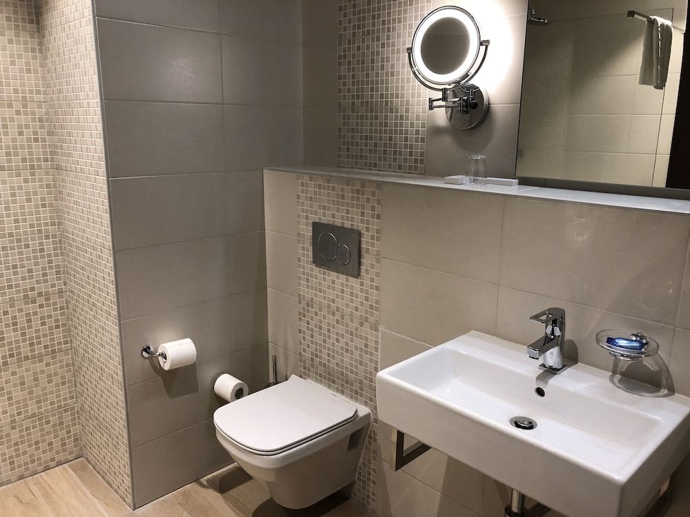 Elais Kinshasa Comfort Single Room, City View 8