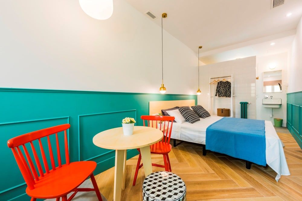 Be Mate Gran Vía Suites Studio 4