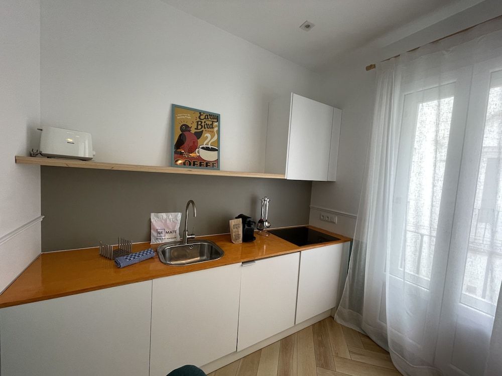 Be Mate Gran Vía Suites Studio 11