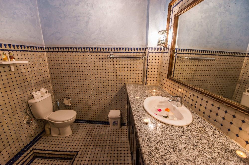 Riad Atlas Mejbar Deluxe Quadruple Room 9