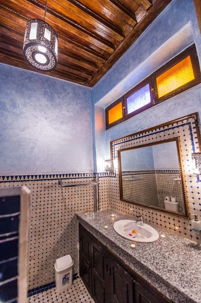 Riad Atlas Mejbar Deluxe Quadruple Room 10