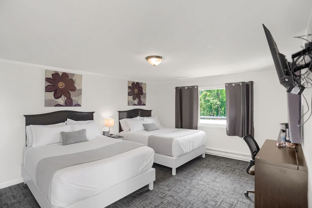 Halifax Inn Deluxe Room, 2 Queen Beds 3