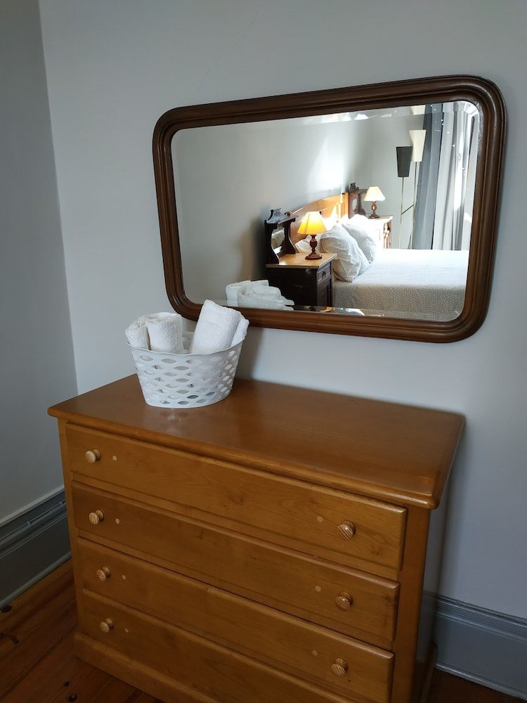 Gabriel Double Room, Shared Bathroom (M) 2