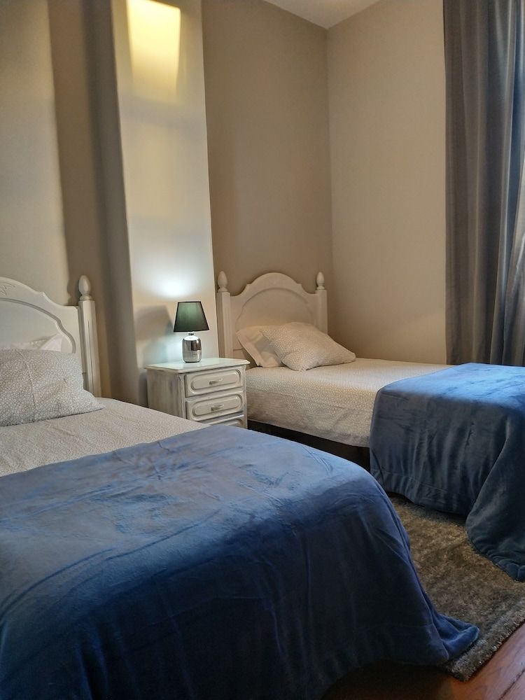 Gabriel Twin Room, Shared Bathroom (B)