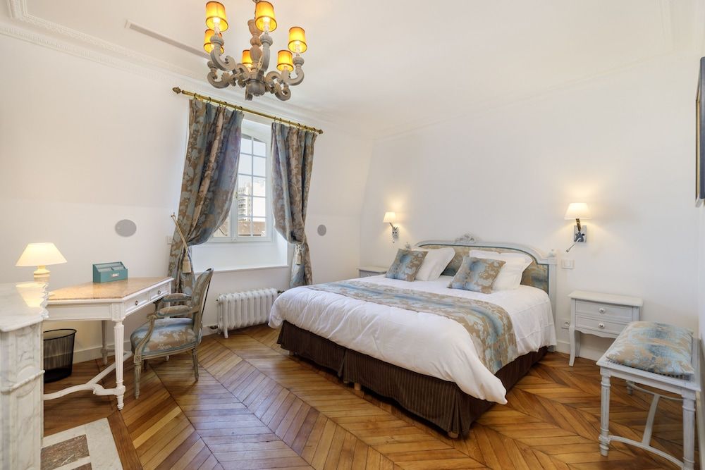 Deluxe Double Room (Le Marquis)