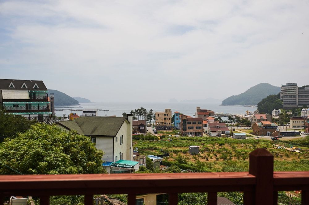 Sand Beach Pension Standard Room 2