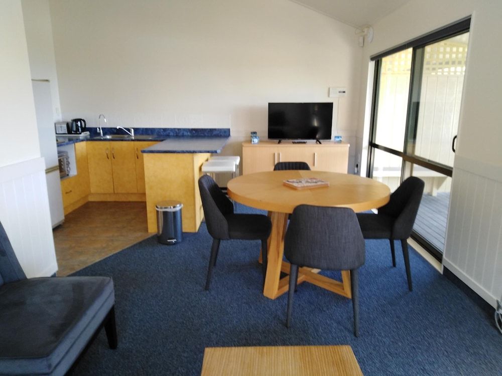 Whatuwhiwhi TOP 10 Holiday Park Seaview Villa 15 3