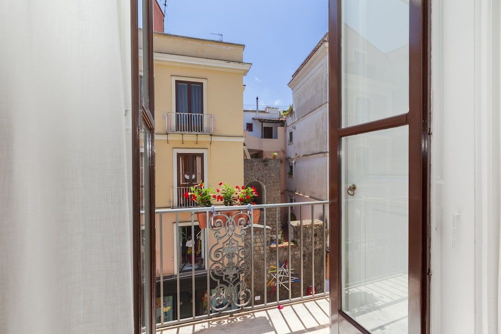Deluxe Home in Sorrento Old Town with Balconies Design Apartment 19