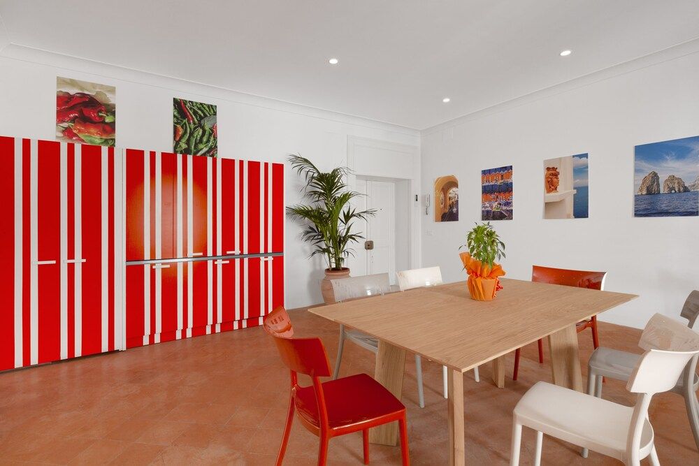 Deluxe Home in Sorrento Old Town with Balconies Design Apartment 11
