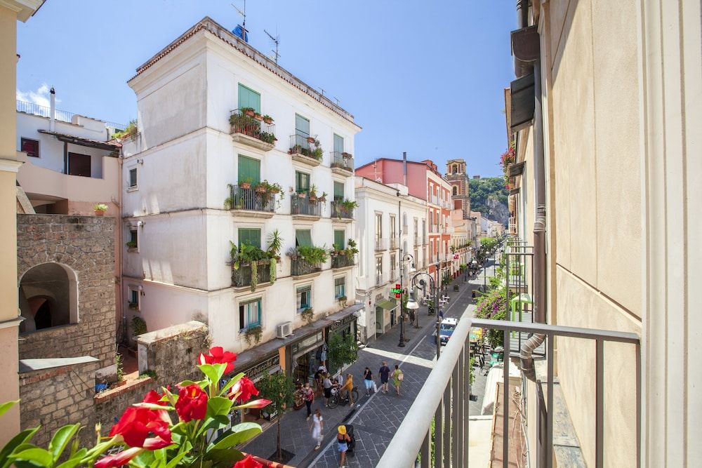 undefined Deluxe Home in Sorrento Old Town with Balconies 2