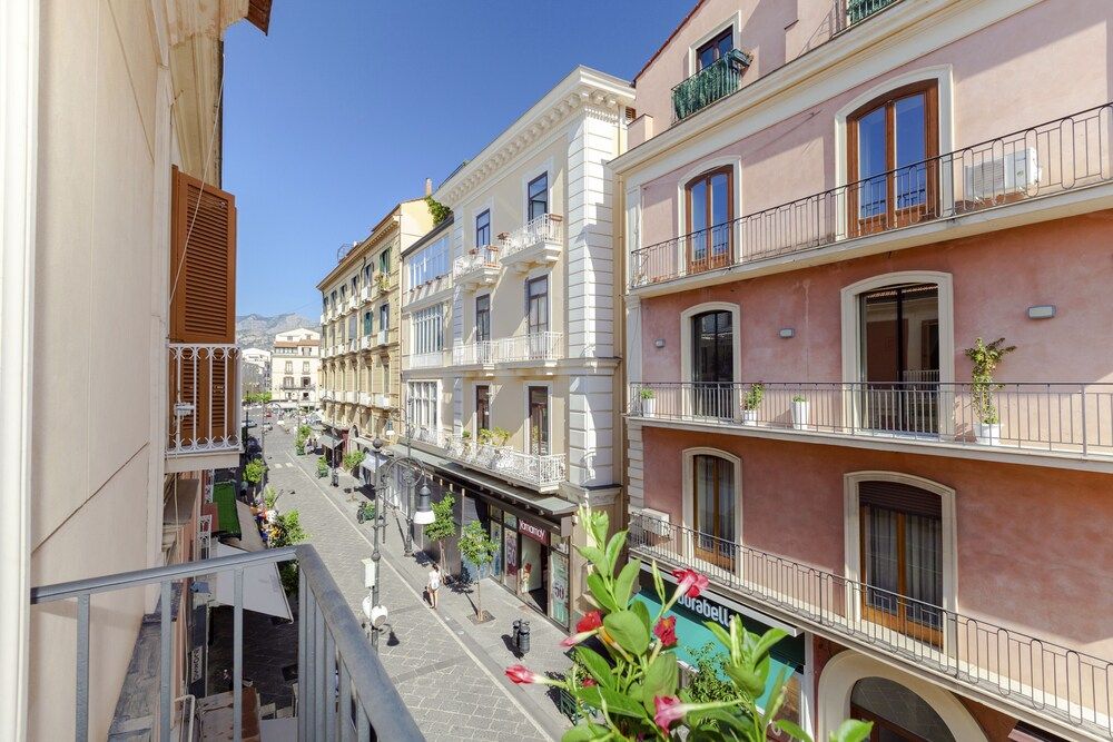 Deluxe Home in Sorrento Old Town with Balconies Design Apartment 20