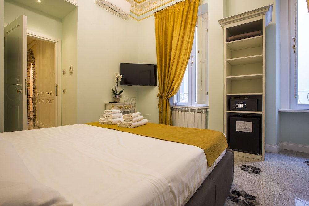 Trastevere Royal Suite Trilussa Classic Room 4