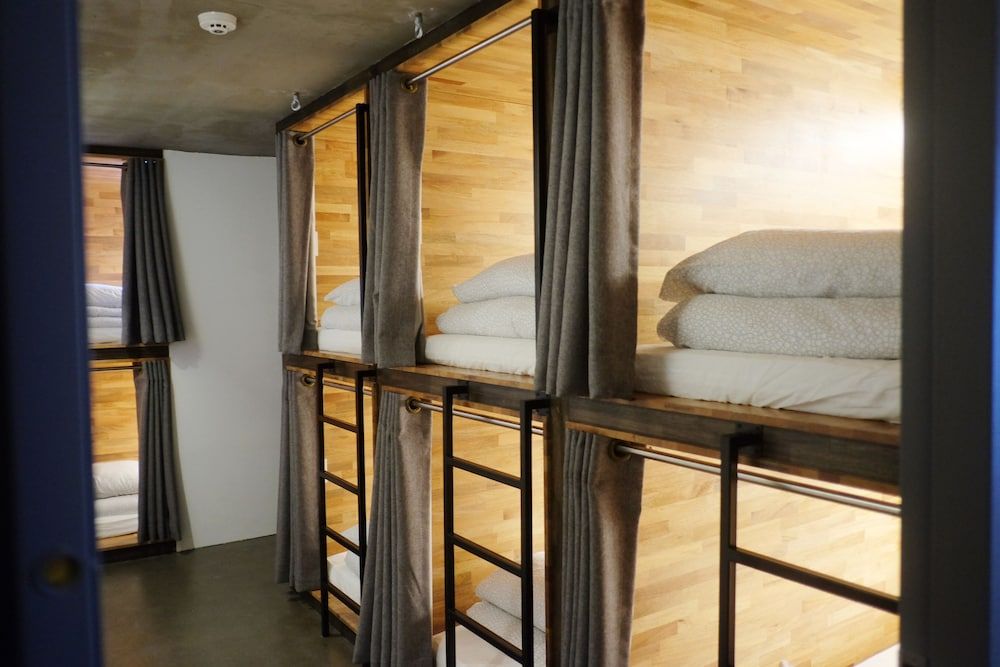 The Cube Hotel - Hostel Shared Dormitory, Men only 2
