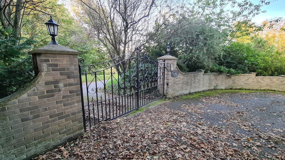 SUMMERFIELDS HOUSE