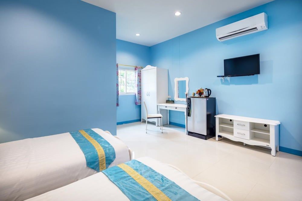 Napasawan Resort Standard Twin Room 3