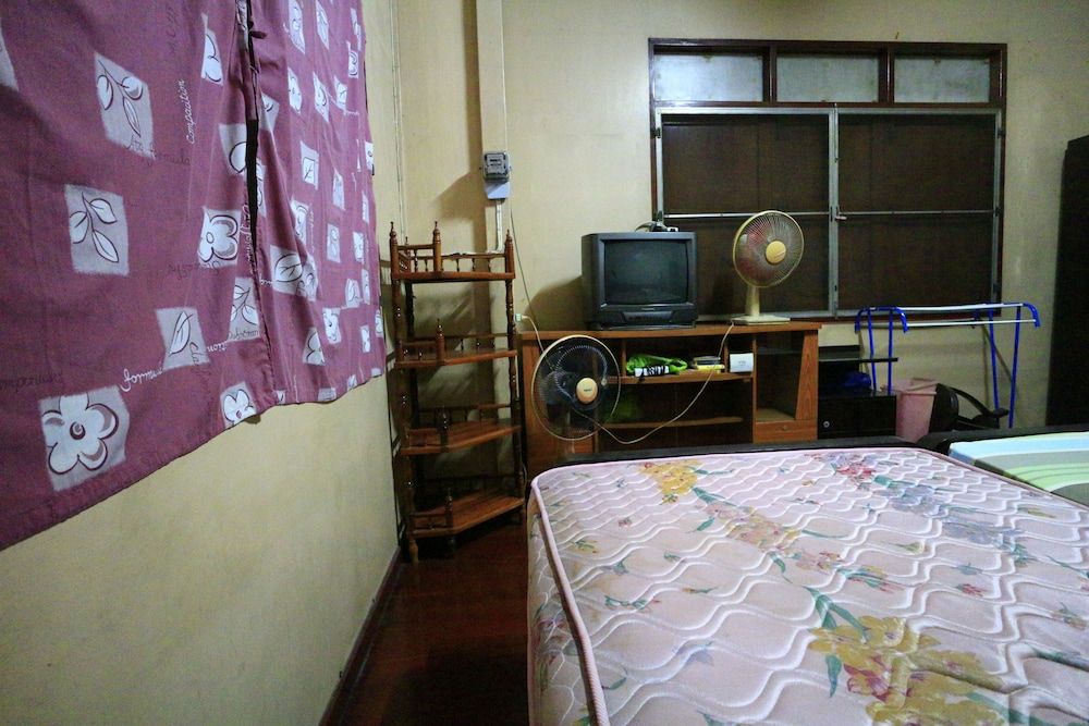 undefined Anurak Guesthouse 4