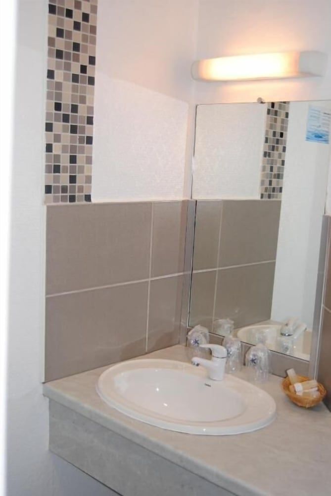 Le Sud Hotel Comfort Twin Room 4