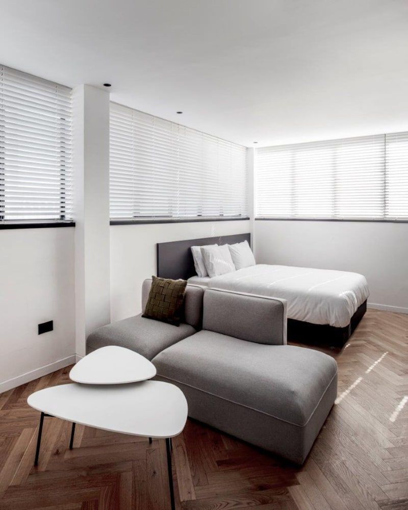 DeBlox living - Ben Avigdor Economy Studio 12