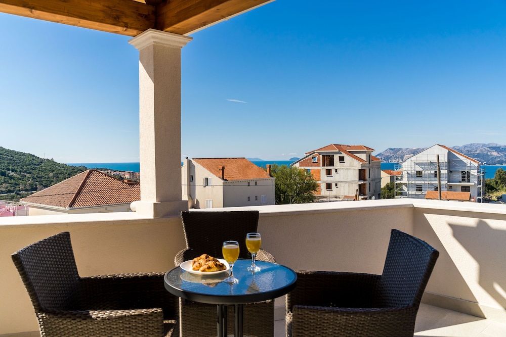 Apartments Šmanjak Studio (Deluxe Studio w/ Balcony n City View) 15