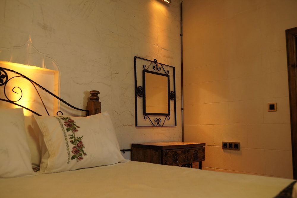 Babil Antique Hotel Deluxe Room 2