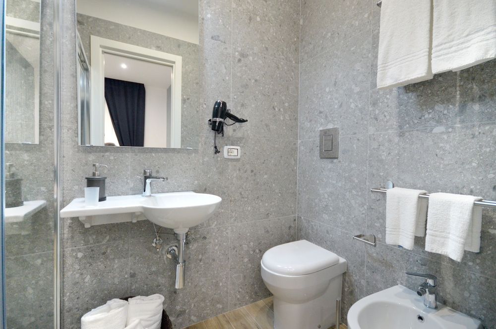 Napoliseason Rooms and Breakfast Deluxe Double Room, Ensuite, Courtyard View 43