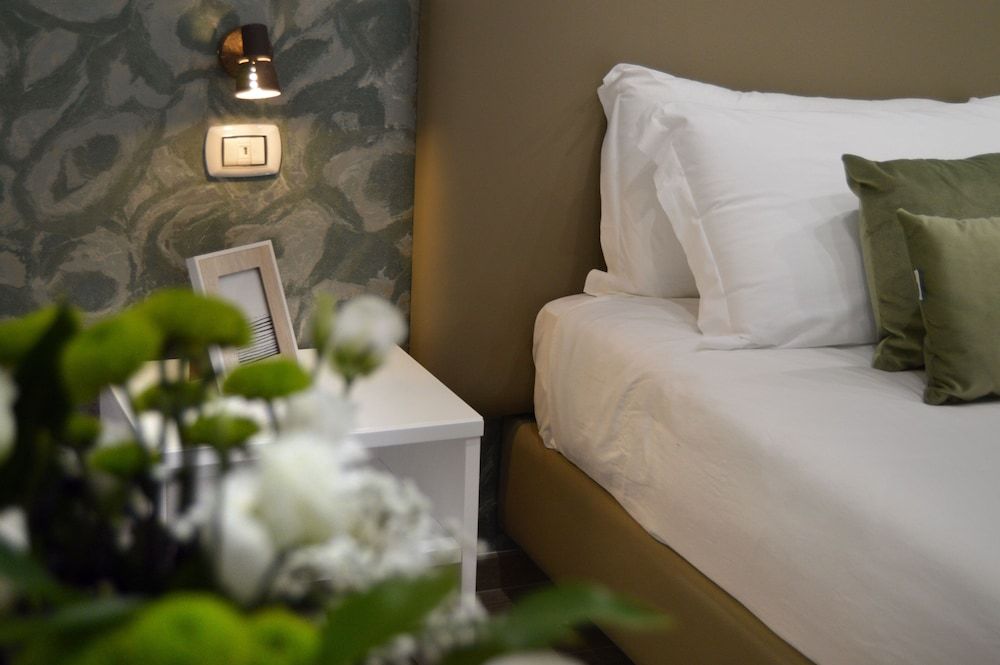 Napoliseason Rooms and Breakfast Deluxe Double Room, Ensuite, Courtyard View 2