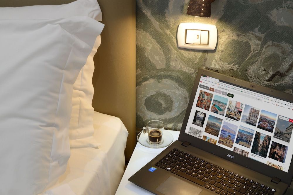 Napoliseason Rooms and Breakfast Deluxe Double Room, Ensuite, Courtyard View 10