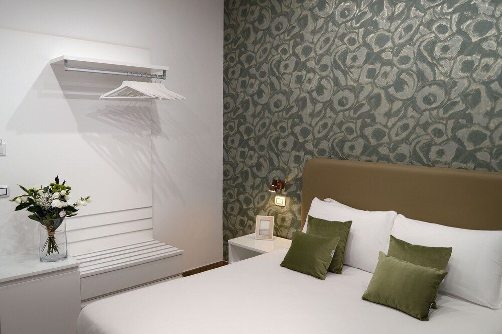 Napoliseason Rooms and Breakfast Deluxe Double Room, Ensuite, Courtyard View 22